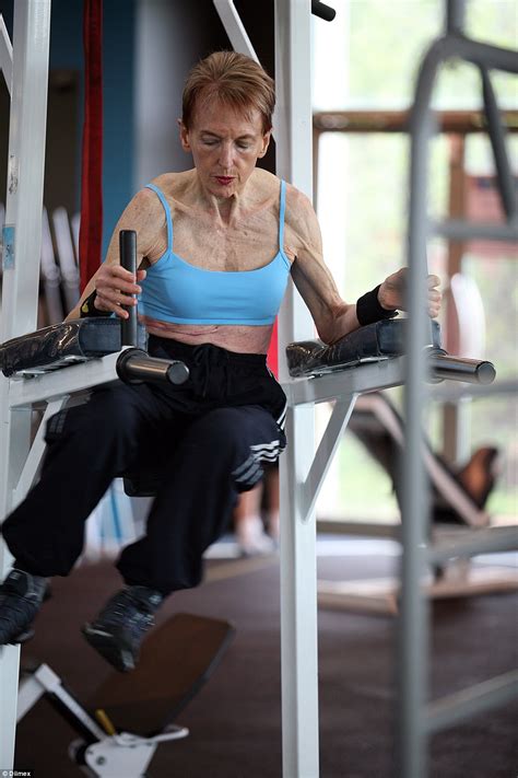 Bodybuilding Grandmother Janice Lorraine Is Busting Age Stereotypes In A Bikini Daily Mail Online
