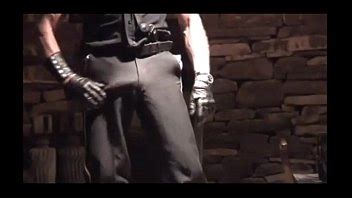 Chico Caliente Mostrando Su Bulto XVIDEOS