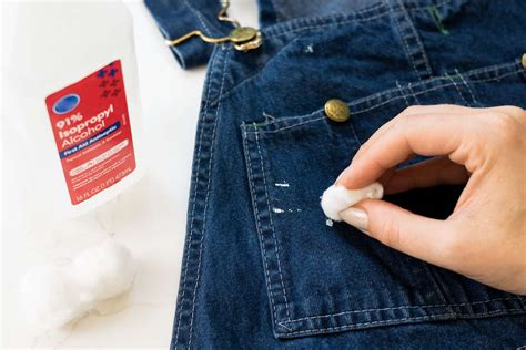 How to Get Acrylic Paint Out of Clothes