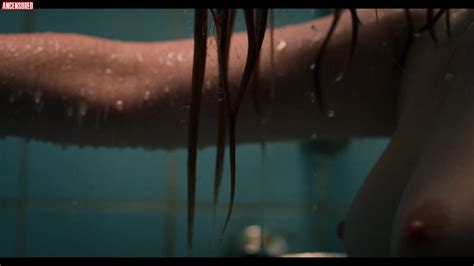 Naked Aleksandra Skraba In Sexify