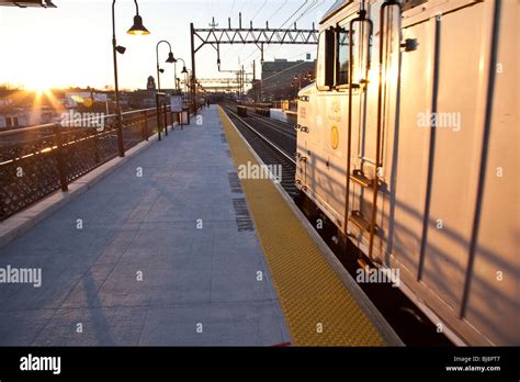 Newark Broad Street Station Platform Nj Transit Stock Photo Alamy