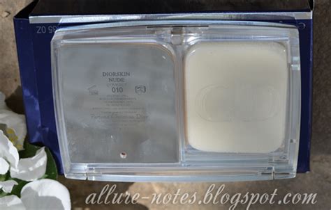 Последний шанс для пудры Dior Diorskin Nude Compact Nude Glow Versatile