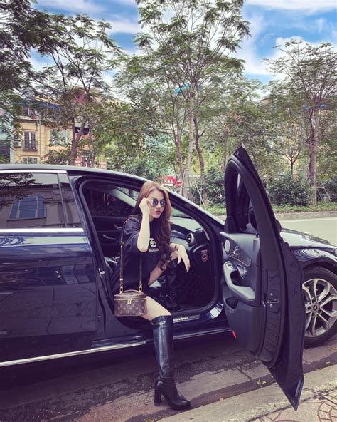 Chân dung hot girl bán dâm trộm luôn gần 170 triệu đồng Thường khoe body sexy và cuộc sống