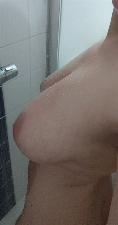 Sous La Douche Nude Pics Xhamster