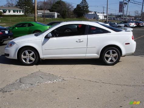 Summit White 2005 Chevrolet Cobalt LS Coupe Exterior Photo #47264816 | GTCarLot.com