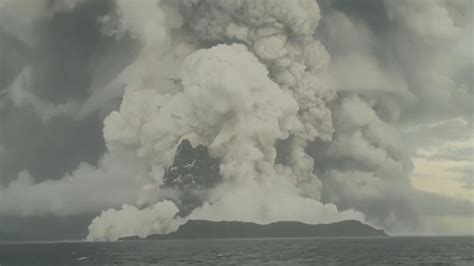 東加海底火山噴發 太平洋多國發海嘯警報