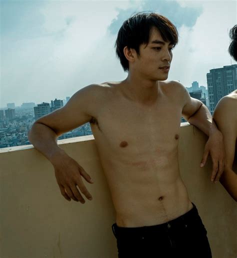 Body khó cưỡng của dàn sao Chị chị em em Chi Pu Lãnh Thanh hot thế nào mà tự tin nude