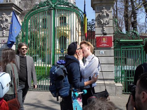 Ce Nseamn S Fii Gay N Rom Nia De La A La Z