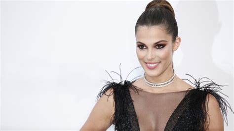 Iris Mittenaere Fait Tourner Les T Tes Dans Un Top Transparent R V Lant