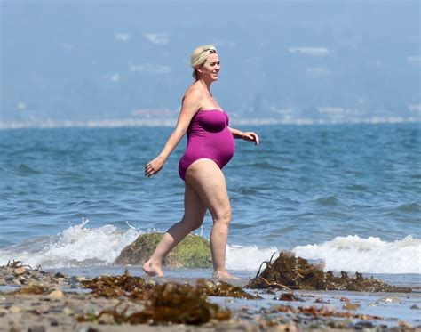 Katy Perry In A Sexy Bikini On The Beach While Pregnant Photos Fappeningtime