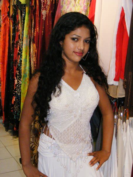 Sri Lankan Crazy Chicks Hot Sexy Celebrities Pictures