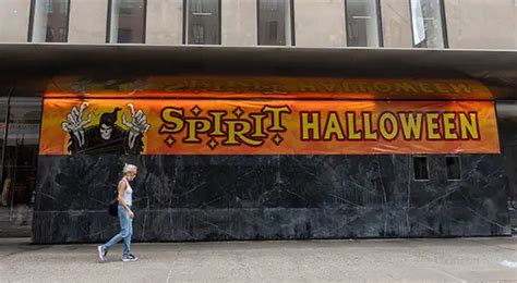 How Spirit Halloween became a $500m+ business - The Hustle