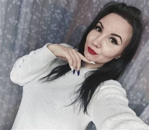 Hot Girls With Red Lips 4 KLYKER