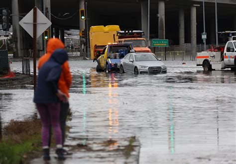 Photos Historic Flooding Causes Road Closures Widespread Damage In Baton Rouge Area Weather