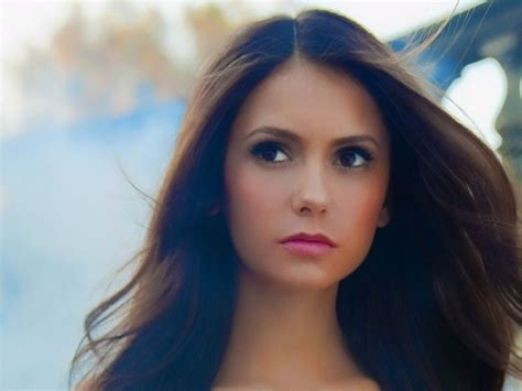 Elena Gilbert Wallpaper: Elena Gilbert | Nina dobrev, Beautiful hair ...