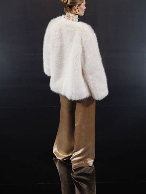 Короткая экошуба без воротника :: LICHI - Online fashion store