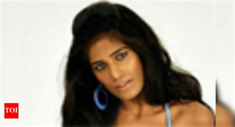 Model Poonam Pandey Poses Near Nude For Team India Off The Field News Times Of India