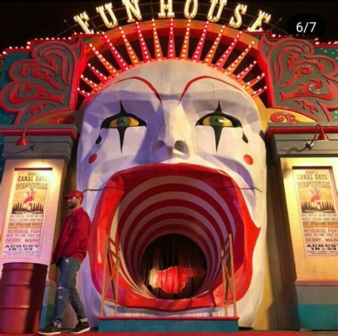 Pin By Jijis World On Animations Dark Circus Creepy Carnival