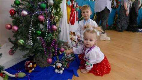 Hundreds Of Ukrainian Newcomers Gather At Festive Breakfast With Gifts