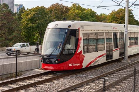 OC Transpo Train Arriving at UOttawa Station Editorial Photo - Image of ...