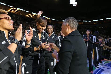 Women's basketball news: Tina Thompson named Virginia's new head coach