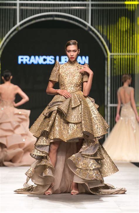 Hot Girl H Lade T I Xu T S N Catwalk Ho Ng Th Y L M Vedette Trong M Di N Th C A Vietnam