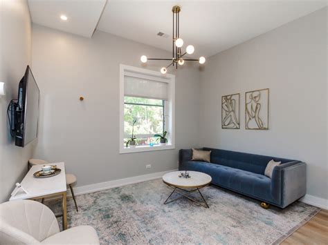 448 W Barry Base 3 Real Estate