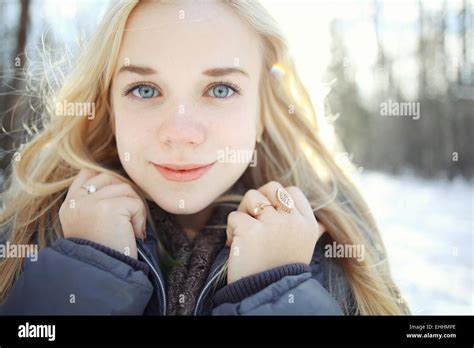 Schöne junge blonde teen Stockfotografie Alamy