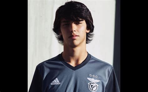 João Félix apaixonado João Félix apaixonado Conheça a atriz de 16