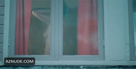 OLIVIA LONSDALE Nude AZNude