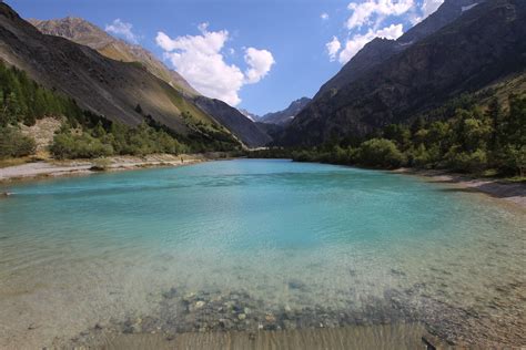 La Vall E De La Romanche La Romanche Passe Par Le Lac D Ar Flickr