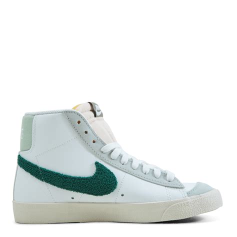 Womens Nike Blazer Mid 77 Solestory