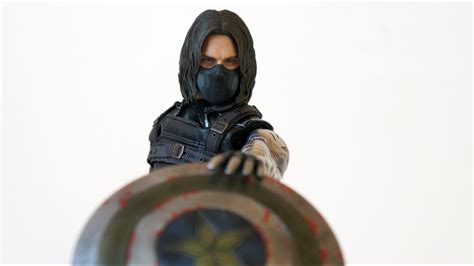 Обзор фигурки Зимний солдат от Hot Toys Winter soldier figure review YouTube