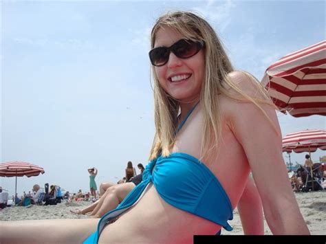 Amateur Blonde Milf Small Tits X Porn Pic