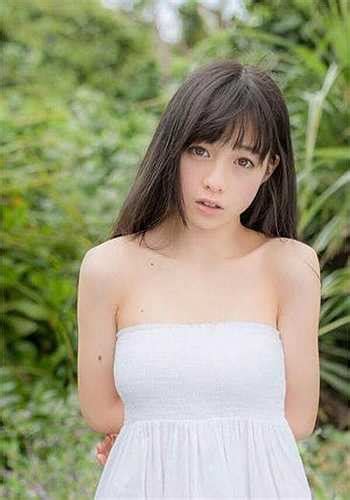 hot girl xứ hoa anh đào quyến rũ