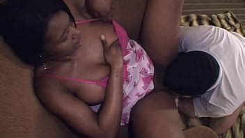 Cornudo mira como me cojo a una negra de 18 años muy cachonda XVIDEOS