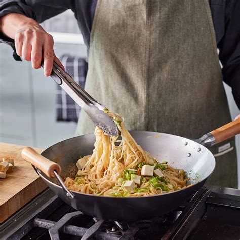 Date Night: Passport to Thailand Cooking Class | Sur La Table