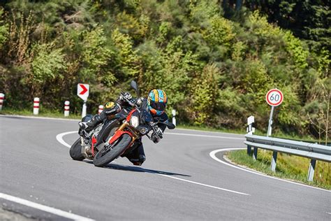 gallery extreme bikes  extreme roads