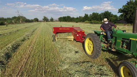 New Holland 425 Hayliner Youtube