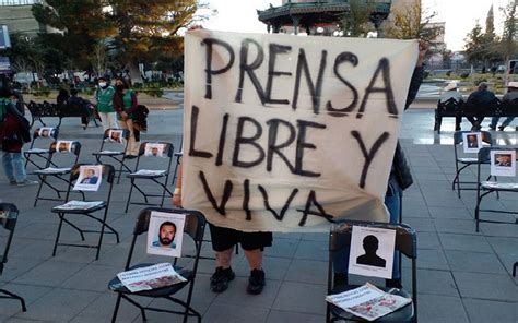 Prensa Libre Y Viva Se Manifiestan En Chihuahua Por Periodistas