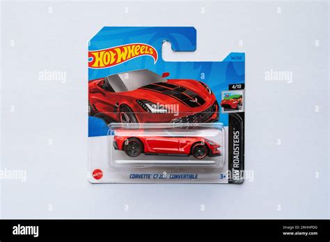 Doha Qatar 17 août 2023 Pack de Hot Wheels moulé sous pression modèle de voiture cardé pour