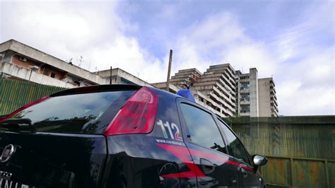 Napoli Scampia Carabinieri Arrestano Pusher Napoli Village