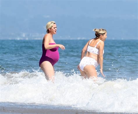Katy Perry In A Sexy Bikini On The Beach While Pregnant Photos The Fappening