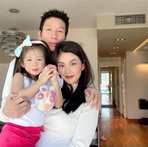 Tu I Con G I H U Vi T Nam L N Ph Ng Phao Di N Bikini Khoe Ch N D I Nu T Nh M