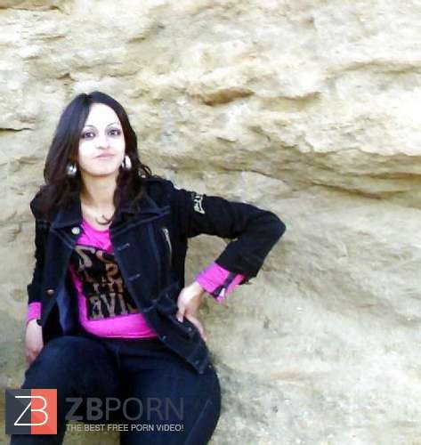 Random Naked Arab Chicks ZB Porn