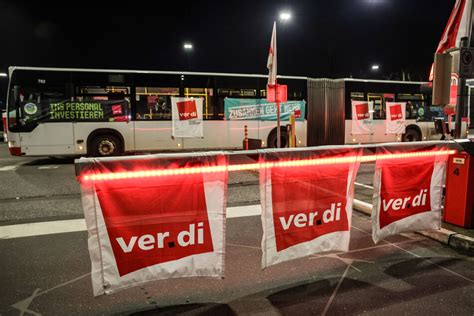 Zweit Giger Warnstreik Im Nrw Nahverkehr Startet Pendler M Ssen Erneut