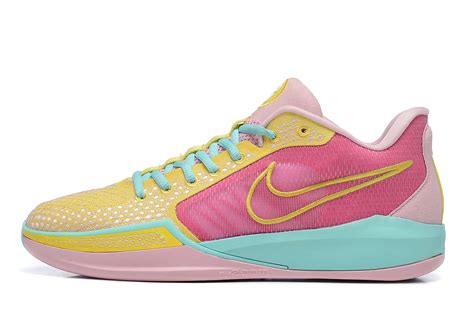 Кроссовки женские баскетбольные - Nike Sabrina 1