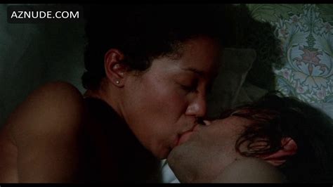 SUZANNE STONE Nude AZNude