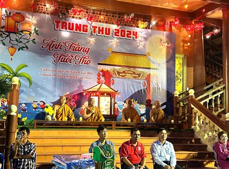 vinh long  dinh minh dang quang  chuc dem trung thu anh trang