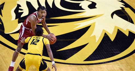 Missouri Suffers Without Rim Protection In Final Moments Of Loss To